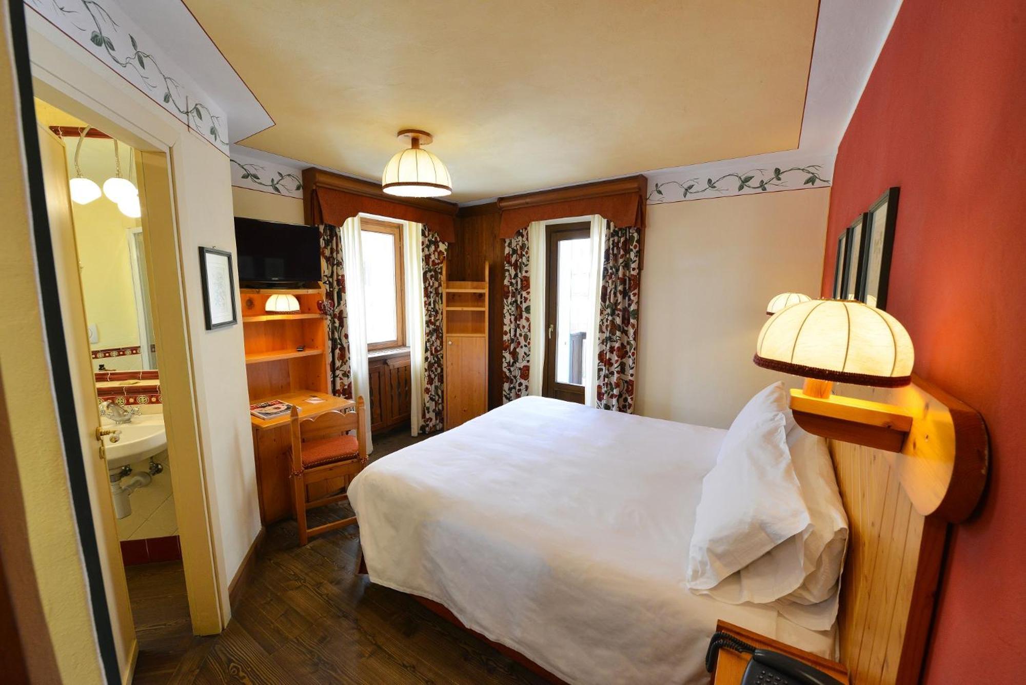 Hotel Du Grand Paradis - 1899 Auberge Boutique Cogne Exteriör bild